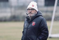 Karşıyaka’da Mustafa Reşit Akçay ile yollar ayrıldı