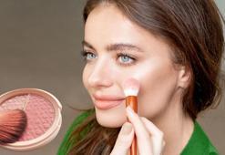 Keskin yüz hatları için parmak ucu hilesi! '39 değil, 25 yaşında görünüyorum'