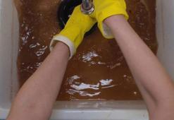 Tesisatçılar bu bilgiyi paylaşmak istemiyor! Tıkalı gideri şıp diye açan formül