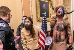 Trump'ın ekibi bile şokta: 'Af aldım bebeğim, Teşekkürler Trump!!!'