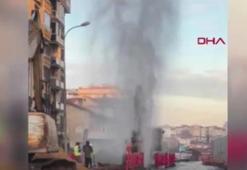 İstanbul'da su borusu patladı: Cadde trafiğe kapatıldı