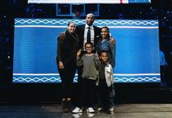 Vince Carter'ın 15 numaralı forması emekli edildi