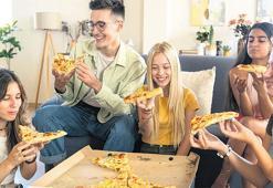 Z kuşağı yemek yapmayı değil sipariş vermeyi biliyor! Yumurta bile kıramıyorlar