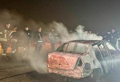 Alev topuna dönen araçtan cansız bedeni çıkarıldı