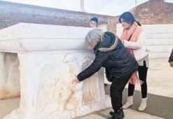 Tarihi dokunarak keşfettiler