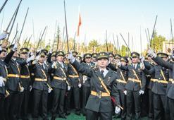 Kılıçlı yemine 8 ihraç