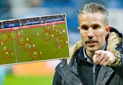 Hollanda'da skandal hata! Robin van Persie'den tepki: Sahada 12 kişiydiler