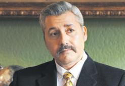 ‘Beni gençliğime sürükledi’