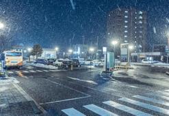 Japonya'nın kuzeyine rekor seviyede kar yağdı