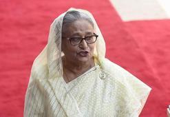 Bangladeş'teki protestocular, eski Başbakan Hasina'nın evini buldozerlerle yıktı