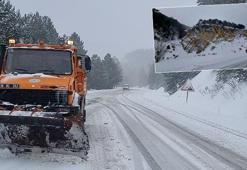 Kar kalınlığı 40 santimetre! Domaniç'te yol ağır vasıtalara kapatıldı