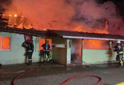 73 yaşındaki annesinin ilişkisi olduğunu düşünerek evi yakmıştı! İstenen ceza belli oldu