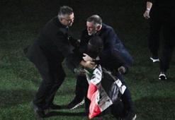 'Süper Bowl'da Gazze protestosu! Dansçıların arasına girdi