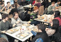 Üniversite yemekhaneleri zamlı açıldı