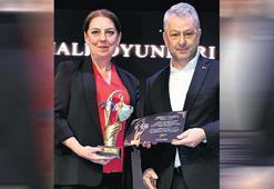 Milliyet’e halk oyunlarına ‘Hizmet Ödülü’