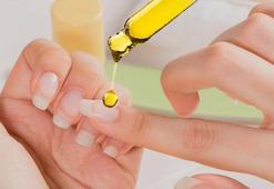 Oje uğruna mahvolan tırnakların kurtarıcısı! Sadece damlatın, tüm hasarı onarıyor