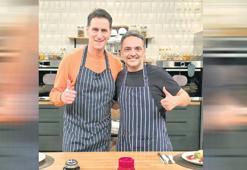 ‘İnci Taneleri’nin Cenk’i mutfakta