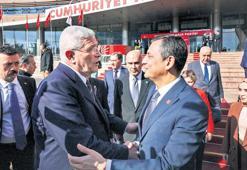 CHP Lideri Özel’den AK Parti kongresi yorumu: Yenilenme değil transfer bedeli
