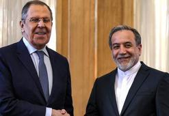 İran Dışişleri Bakanı Erakçi ile Rus mevkidaşı Lavrov, Tahran'da görüştü