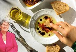 Canan Karatay'dan zeytinyağının faydasını 5 kat artıran formül! 'Ekmek banıp yiyin'