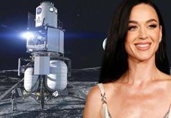 ABD'li şarkıcı Katy Perry uzay yolcusu! 11. insanlı uçuş olacak