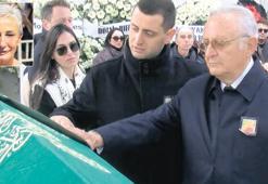 Son yolculuğuna golf sopasıyla uğurlandı