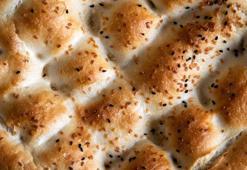 Böylesini yemediniz! Yumurtasız en güzeliymiş, üstü nar gibi kızaran pide tarifi