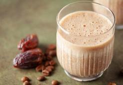 Sahurun vazgeçilmezi! Sütle karışan hurma açlığa meydan okur, çaresi sıcak suda