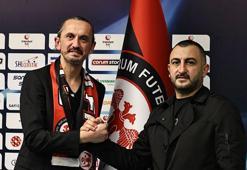 Tuncay Şanlı, resmen Çorum FK'da! İmzayı attı