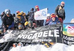 LÖSEV için zirveye tırmandı