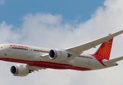 Hindistan-ABD seferini yapan yolcu uçağa bomba ihbarı!