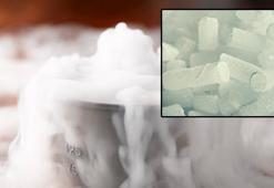 Piyasada 130 lira, evde 1 tüp yetiyor! Erimeyen buz yapmak artık çok kolay