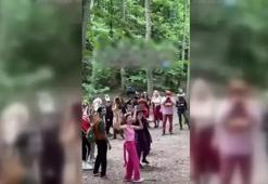 Bu da "kahkaha yogası" ritüeli! Palyaço, cadı, hayvan kostümleri...