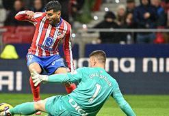 Hakeme hakaret eden Atletico Madrid'in yıldızı Angel Correa'ya 5 maç ceza!