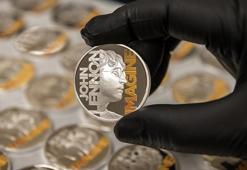 İngiltere Kraliyet Darphanesi John Lennon anısına özel para bastırdı