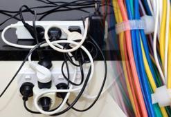 3 yöntemle tüm kabloları yok edin! Televizyonun arkasına aynı renkle yapın