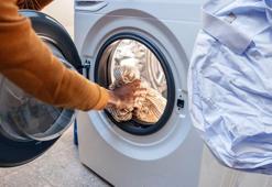 Kıyafetleri makineden ütülü gibi çıkartan tüyo! Pisse kırıştırıyor, boşluk şart