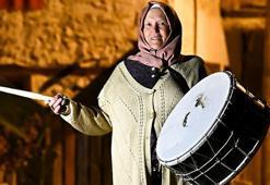 Mahallenin 'Ayşe ablası' 18 yıldır sokaklarda