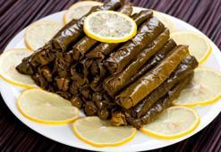 Ağızda dağılan yaprak sarmanın sırrı sodada! 1 şişe dökün, parmak yediren tarif