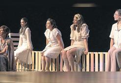 Sahne kadınlar için hazır