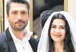 Aşk itirafı gelinlikle geldi