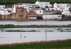 İspanya'nın orta bölgeleri şiddetli yağışa teslim oldu
