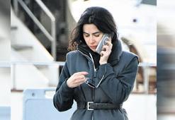 Telefonu elinden düşürmedi