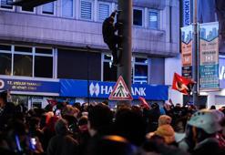 Ankara'da izinsiz gösteriye müdahale eden 2 polis yaralandı