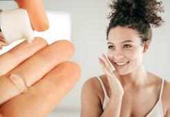 Peş peşe kullanınca cildi yakan ikili! Retinolle karıştırmayın, tek yolu var