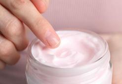 Vücut kreminiz mis gibi olacak! 4 malzeme yetiyor, eller yumuşacık