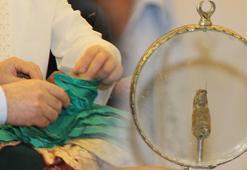 40 kat bohçadan salavatlar eşliğinde çıkarıldı! Sakal-ı Şerif ziyarete açıldı