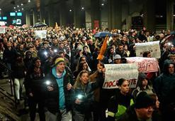 Kuzey Makedonya'da yangındaki ihmallere karşı protesto: 'Sıradaki kim?'