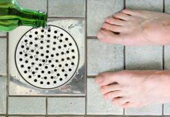 Tıkanan gidere tesisatçı çağırmayın! Çaresi buzdolabında saklıymış, herkeste var