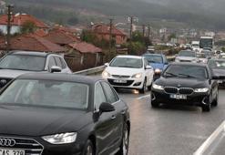 Tatilcilerin dönüş çilesi başladı! Kilometrelerce kuyruk oluştu